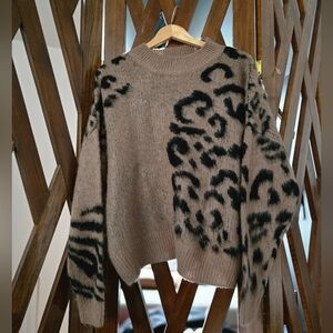 Elan Brown Leopard-Print Women's Sweater